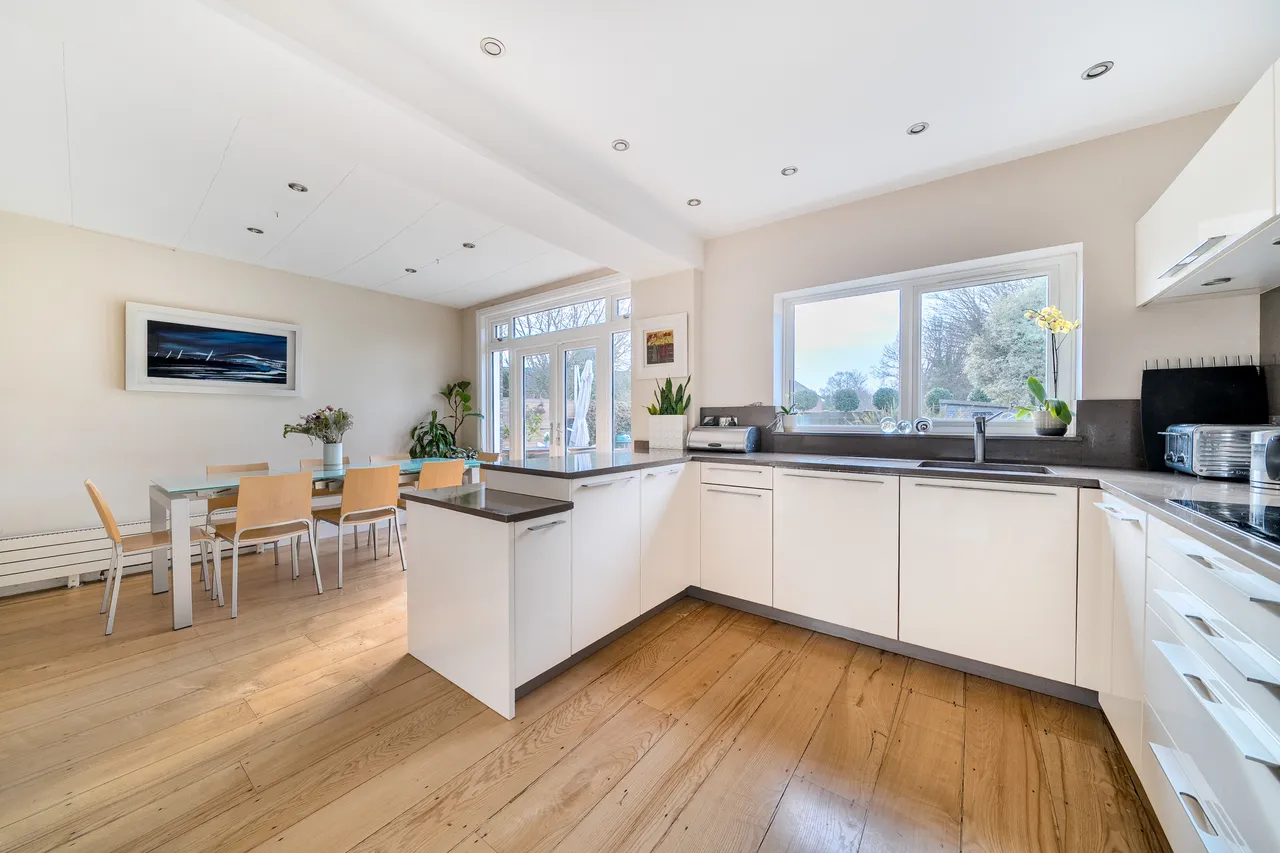 Laburnum Grove, Chichester, PO19, photo 4