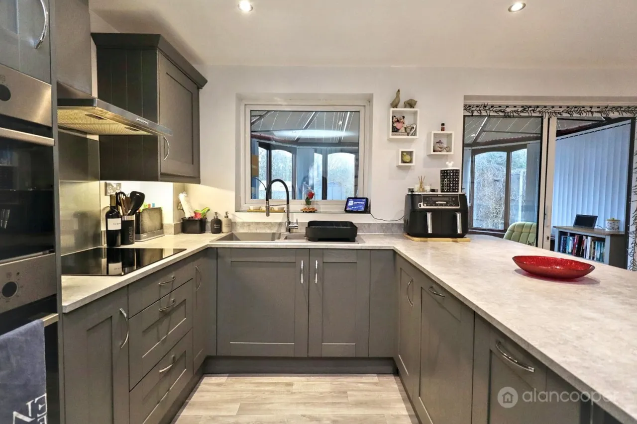 Launceston Drive, Horeston Grange, CV11, photo 8
