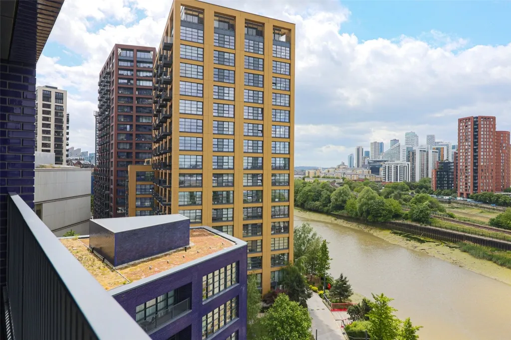 Lookout Lane, Canning Town, E14, photo 18