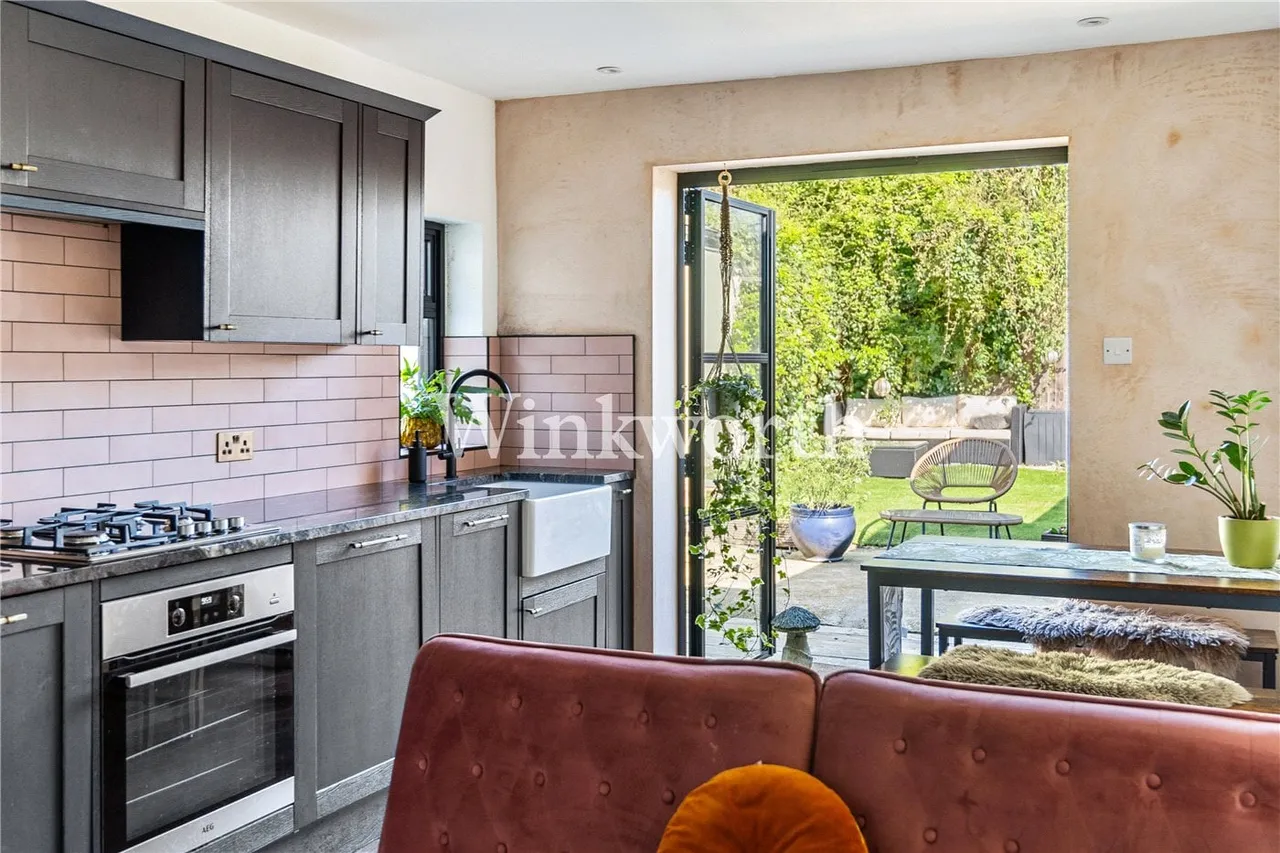 Whittington Road, London, N22, photo 3