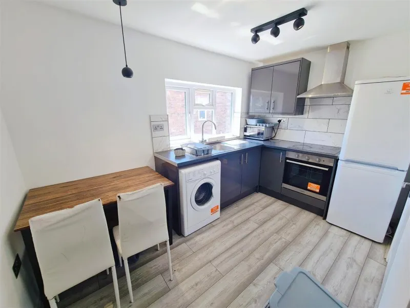 1 bed flat to rent, Bear Road, Feltham