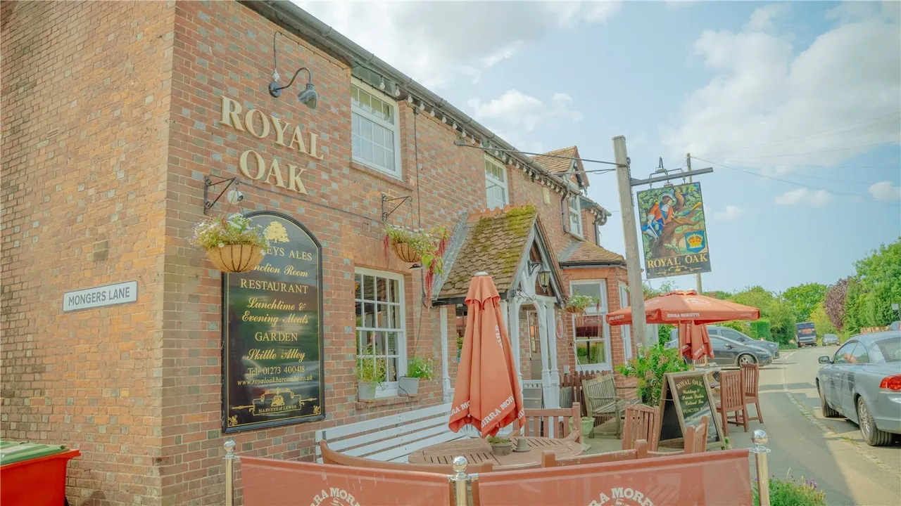 Barcombe Cross, Lewes, BN8, photo 12