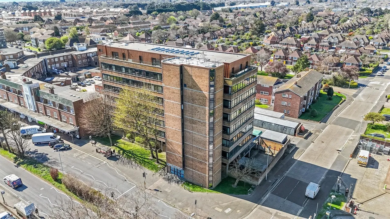 1 bed flat for sale, Strand Parade, Goring-By-Sea