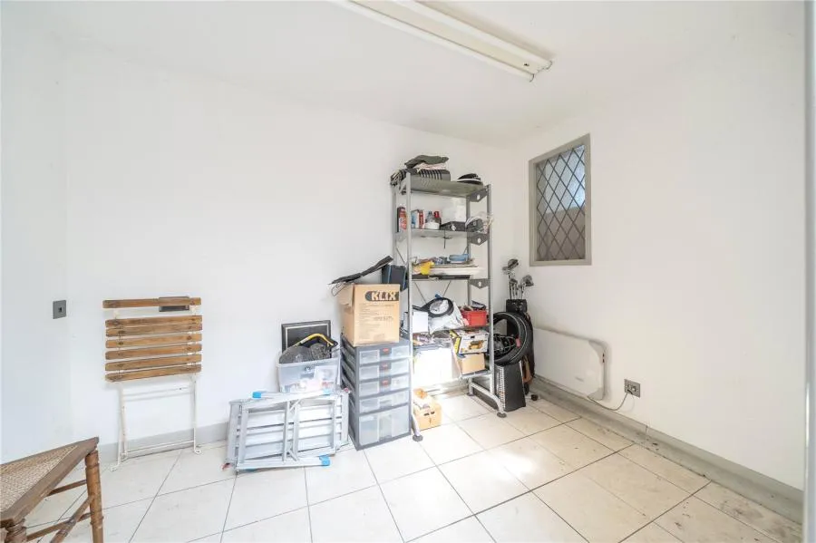 Crowell Road, Chinnor, OX39, photo 16