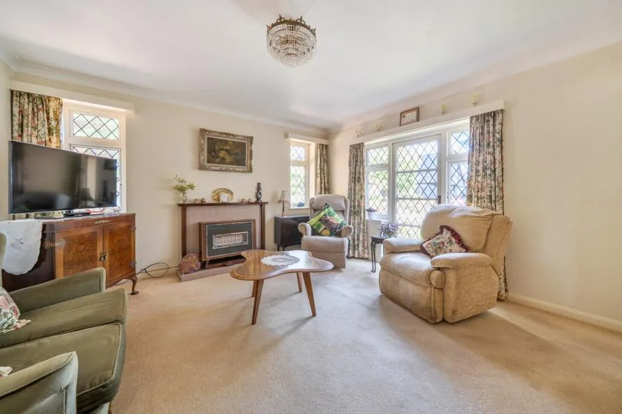 Penton Hall Drive, Staines-Upon-Thames, TW18, photo 4