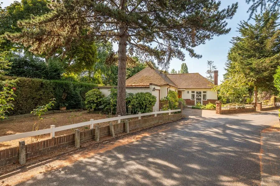 Penton Hall Drive, Staines-Upon-Thames, TW18, photo 15