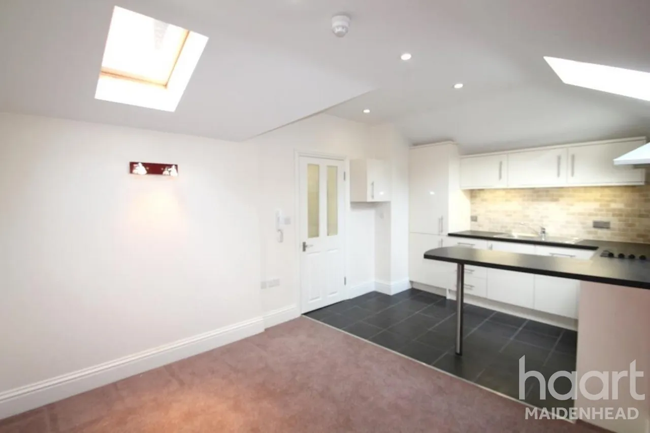 1 bed flat to rent, One Bedroom Apartment In Town Centre Location, SL6