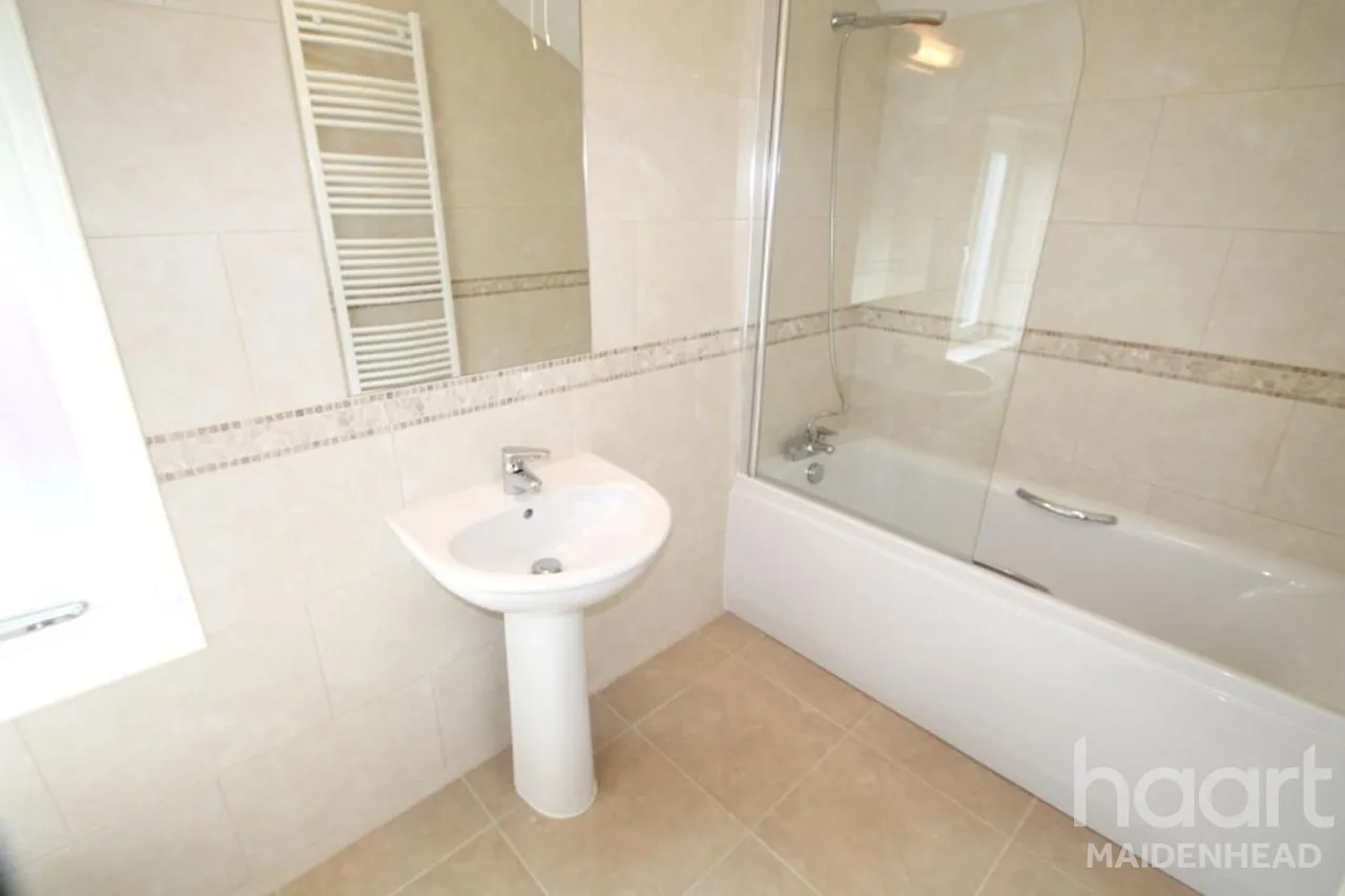 One Bedroom Apartment In Town Centre Location, SL6, photo 4