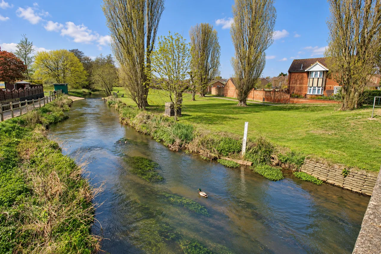 Shepherds Place, Shefford, SG17, photo 18