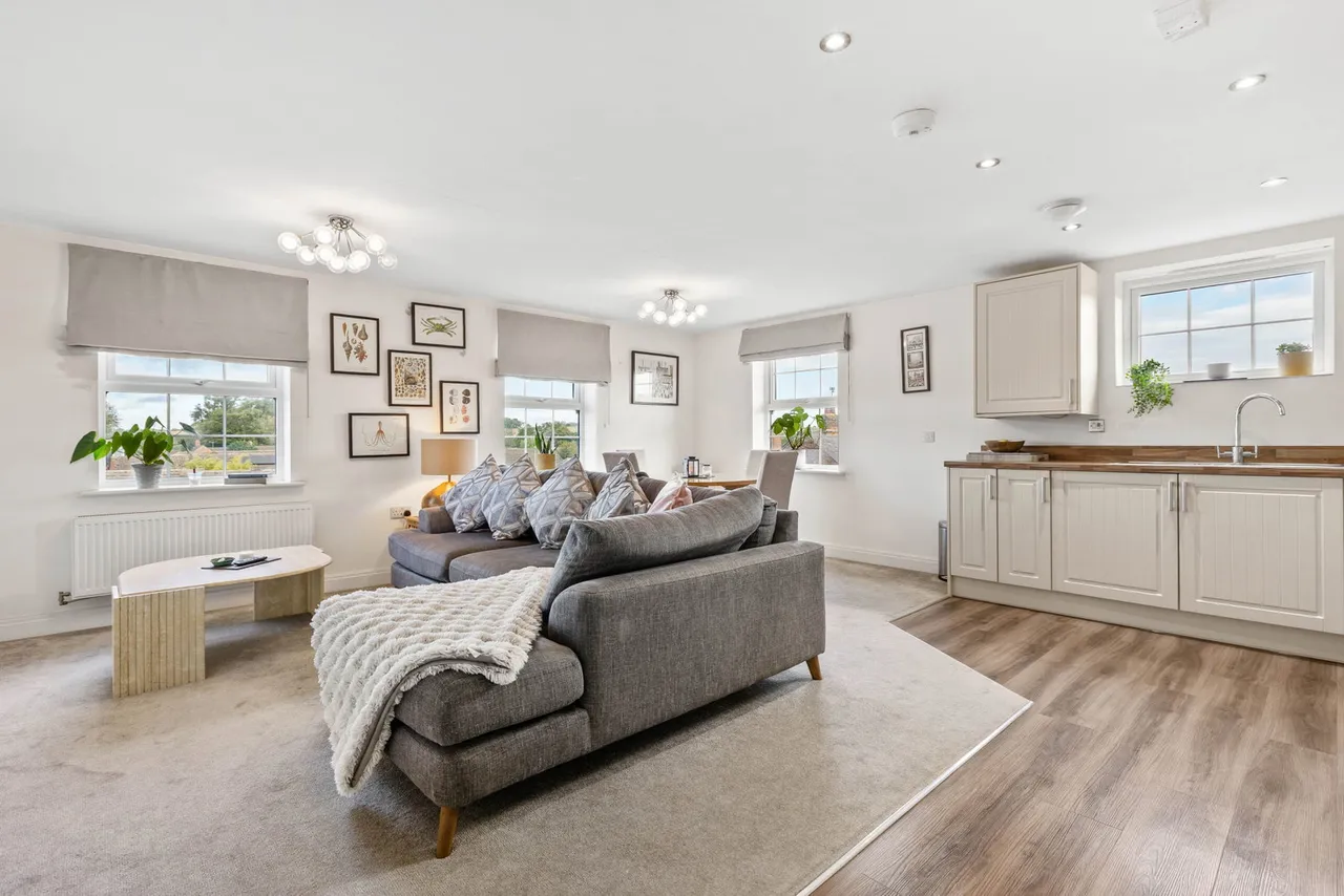 Shepherds Place, Shefford, SG17, photo 2
