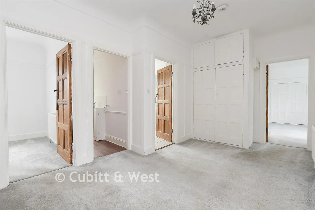 Ladbroke Road, Redhill, RH1, photo 3