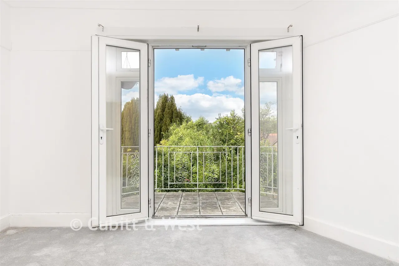 Ladbroke Road, Redhill, RH1, photo 13
