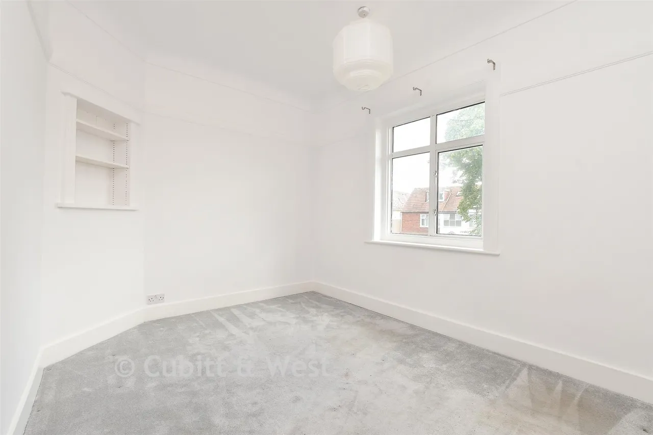 Ladbroke Road, Redhill, RH1, photo 9
