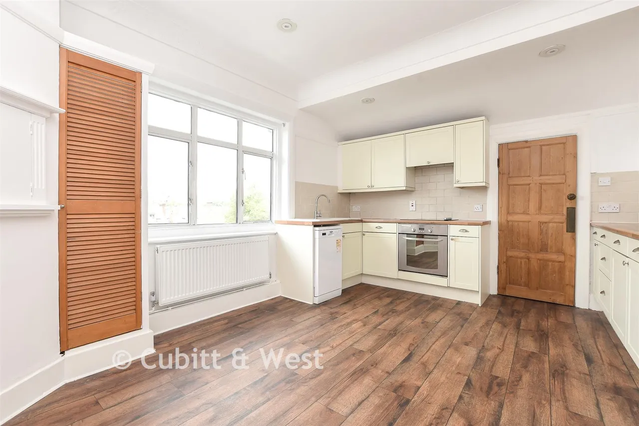 Ladbroke Road, Redhill, RH1, photo 5