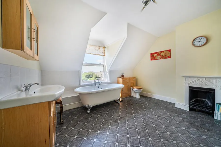 Leys Villas, The Leys, OX28, photo 17
