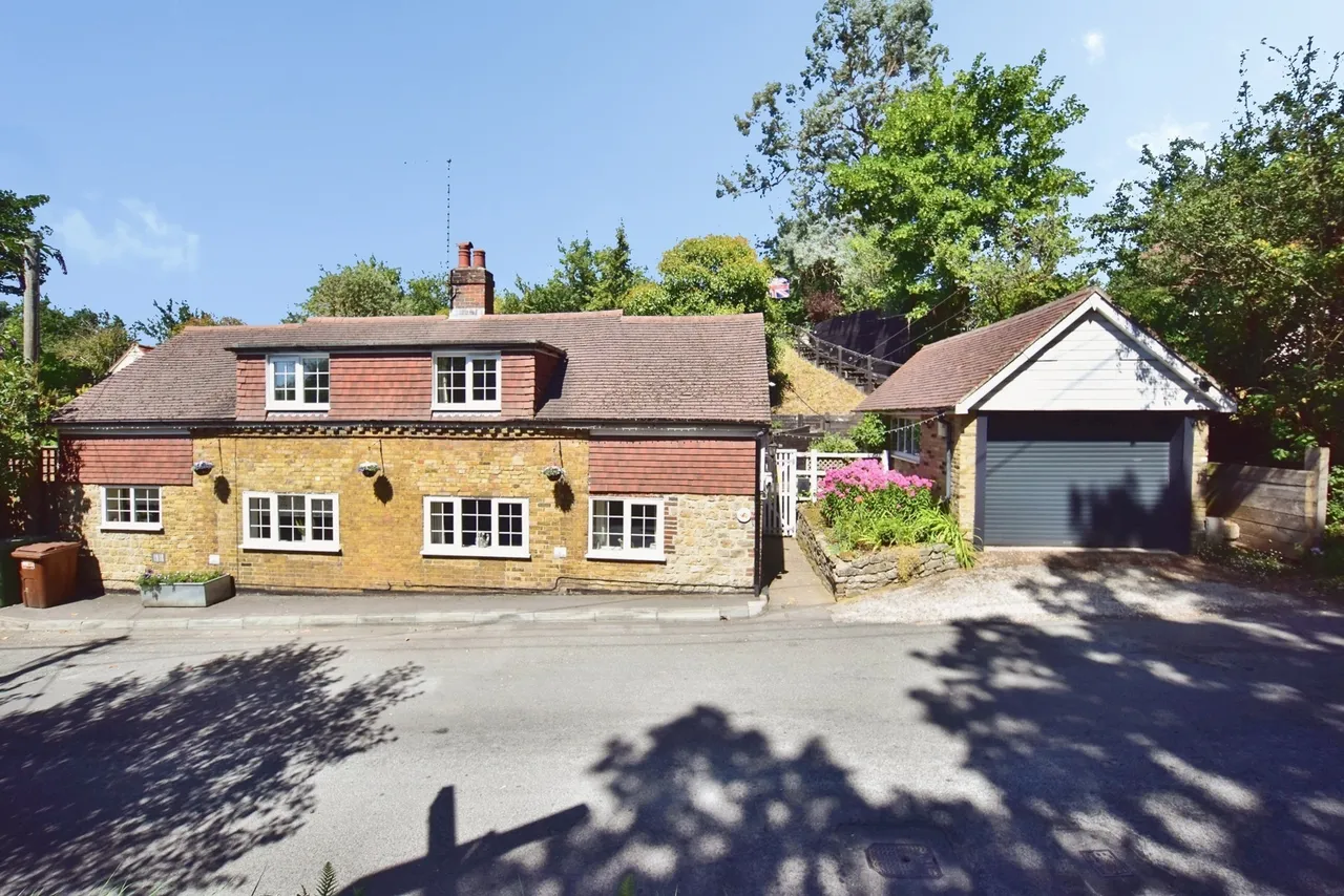 3 bed house for sale, Sandway Road, Sandway, ME17