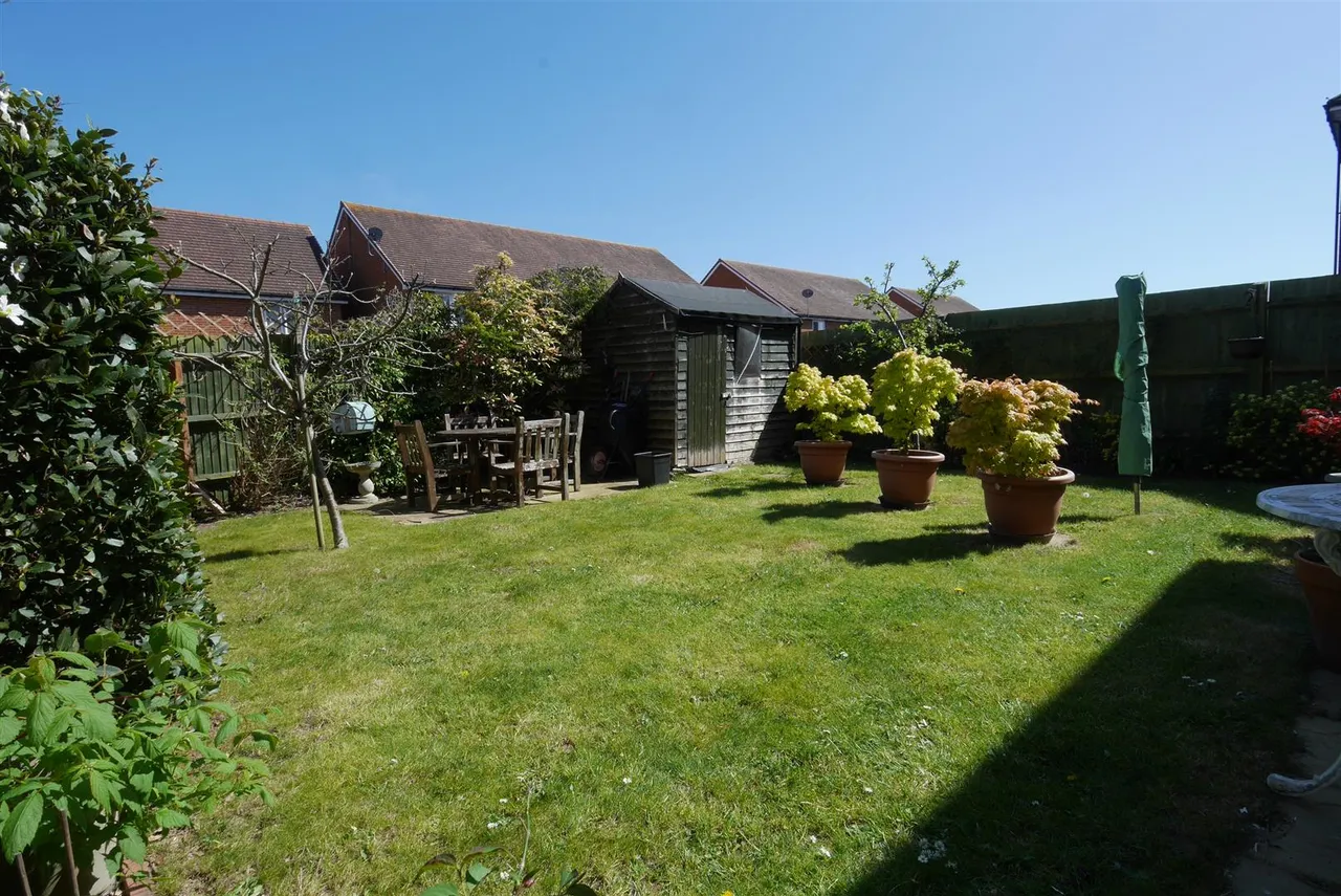 Thompson Grove, Littlehampton, photo 13