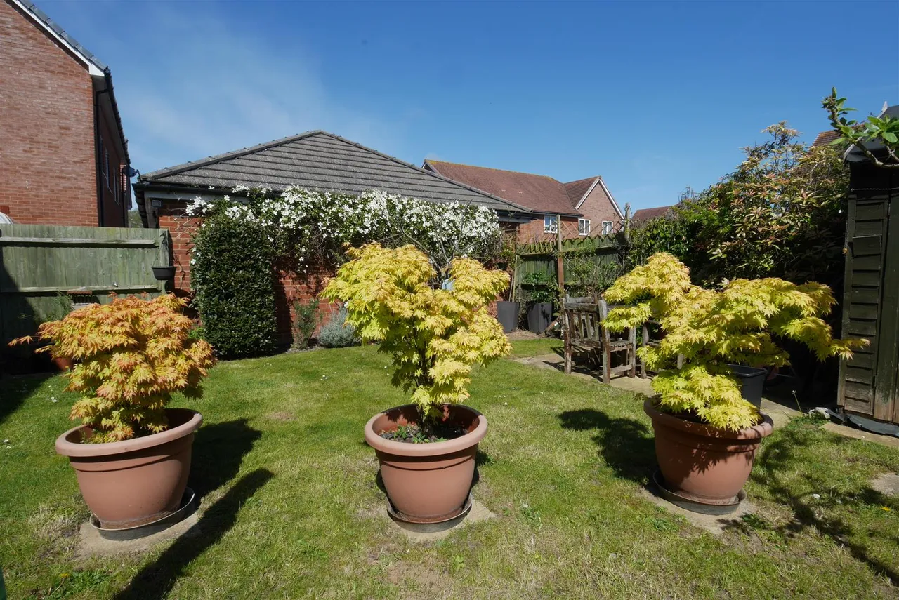 Thompson Grove, Littlehampton, photo 15