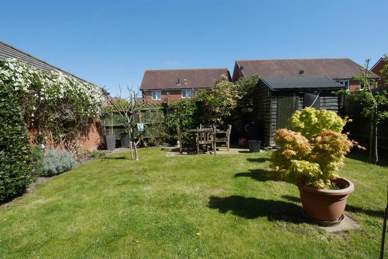 Thompson Grove, Littlehampton, photo 16