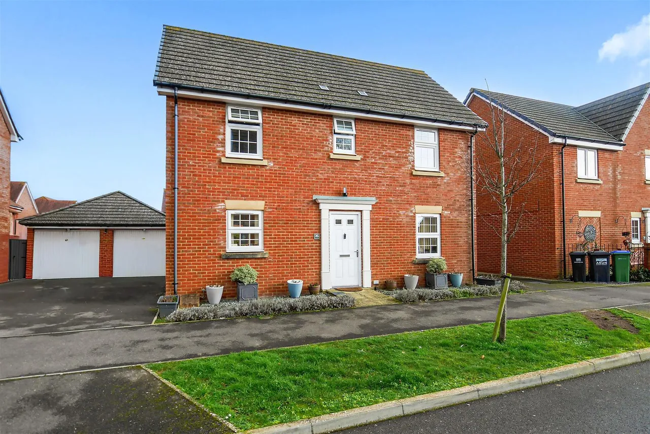 3 bed house for sale, Thompson Grove, Littlehampton