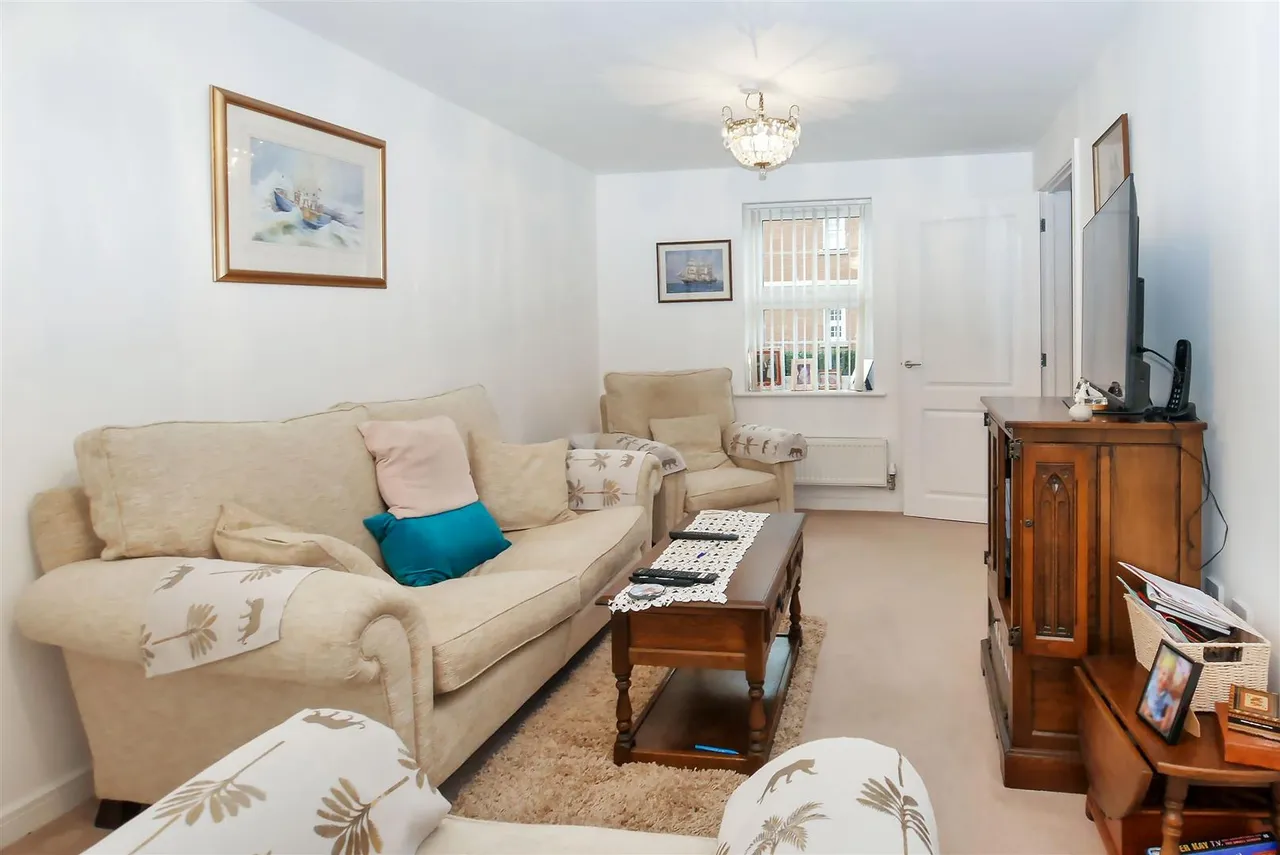Thompson Grove, Littlehampton, photo 3