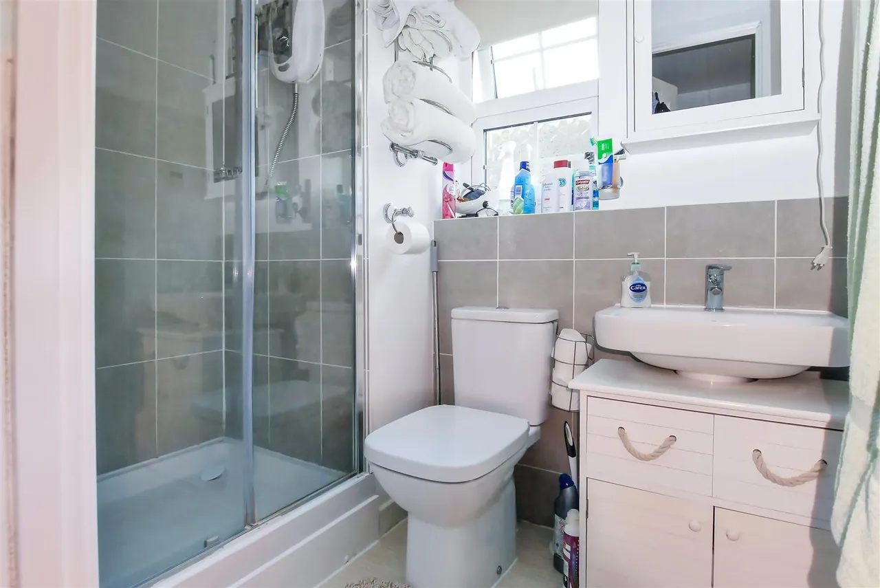 Thompson Grove, Littlehampton, photo 12