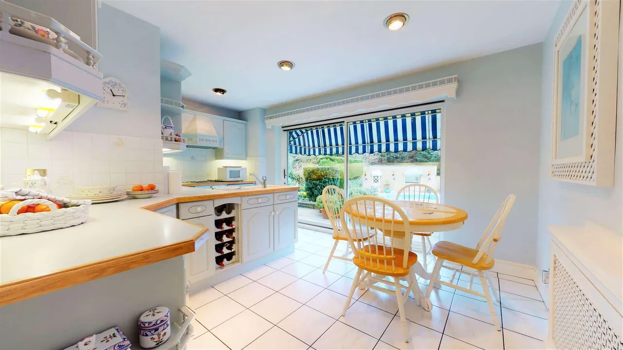 Great Owl Road, Chigwell, photo 9