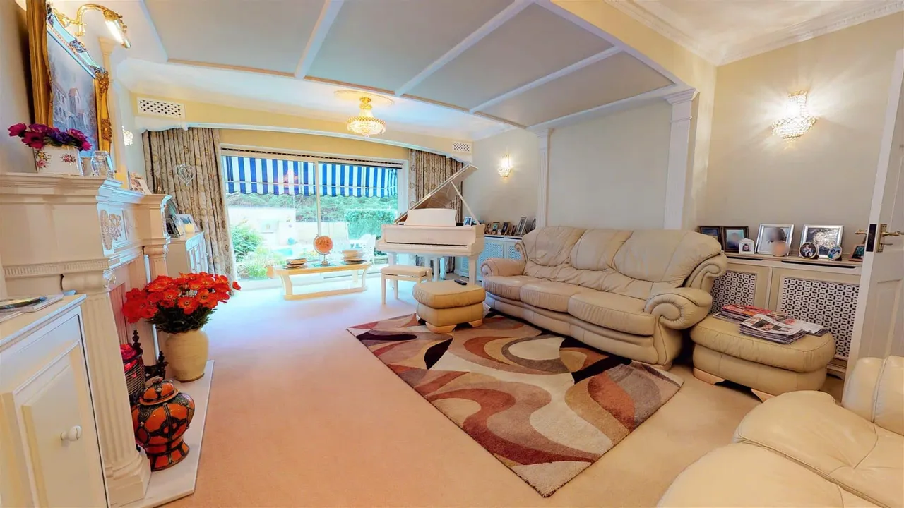 Great Owl Road, Chigwell, photo 4