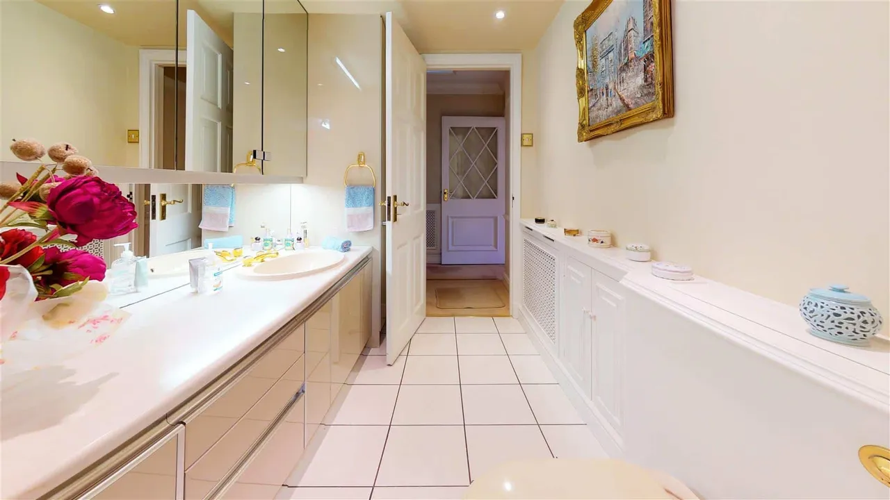 Great Owl Road, Chigwell, photo 5
