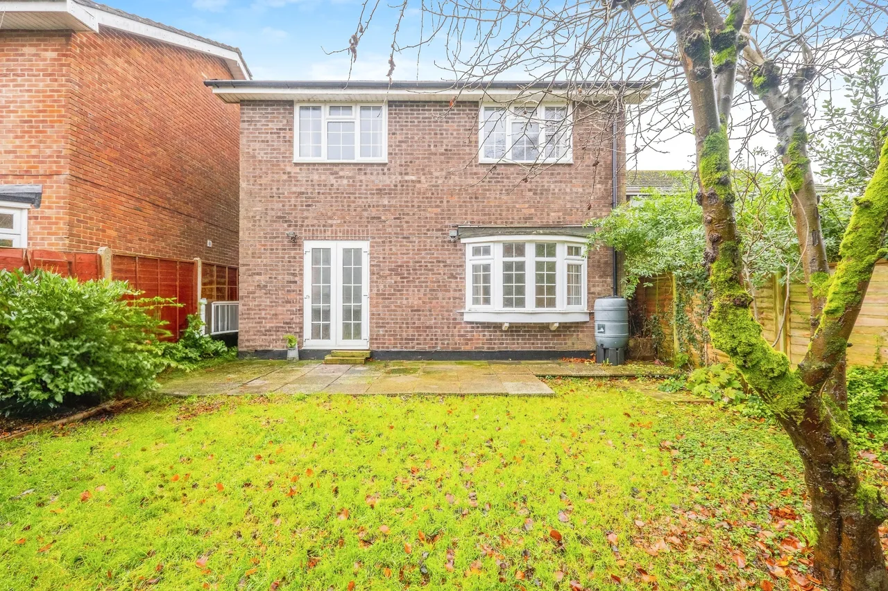 Pretoria Avenue, Midhurst, GU29, photo 2