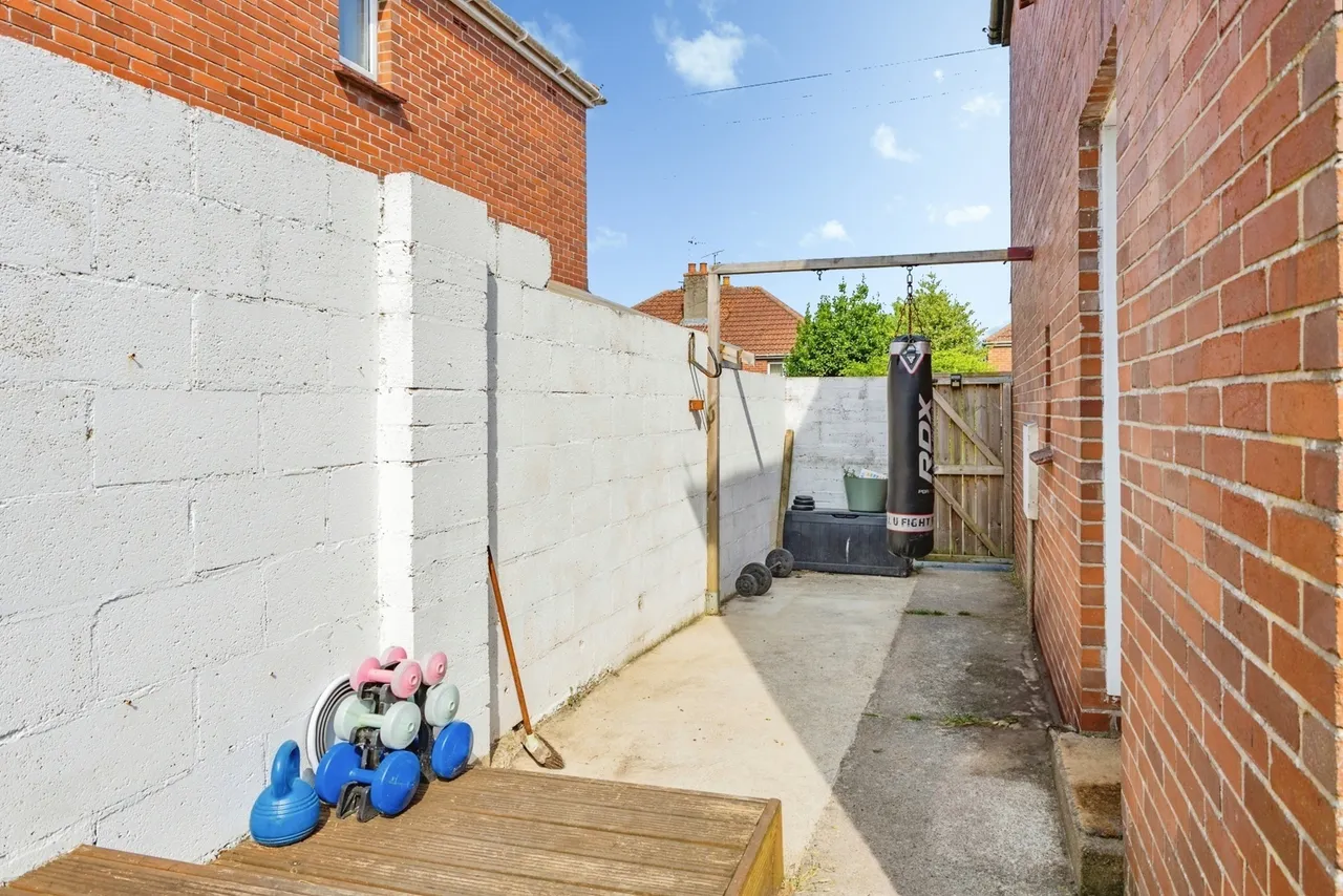 Broadlands Avenue, Newton Abbot, TQ12, photo 8