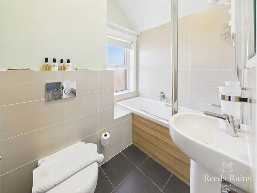 Esplanade Road, Scarborough, YO11, photo 12