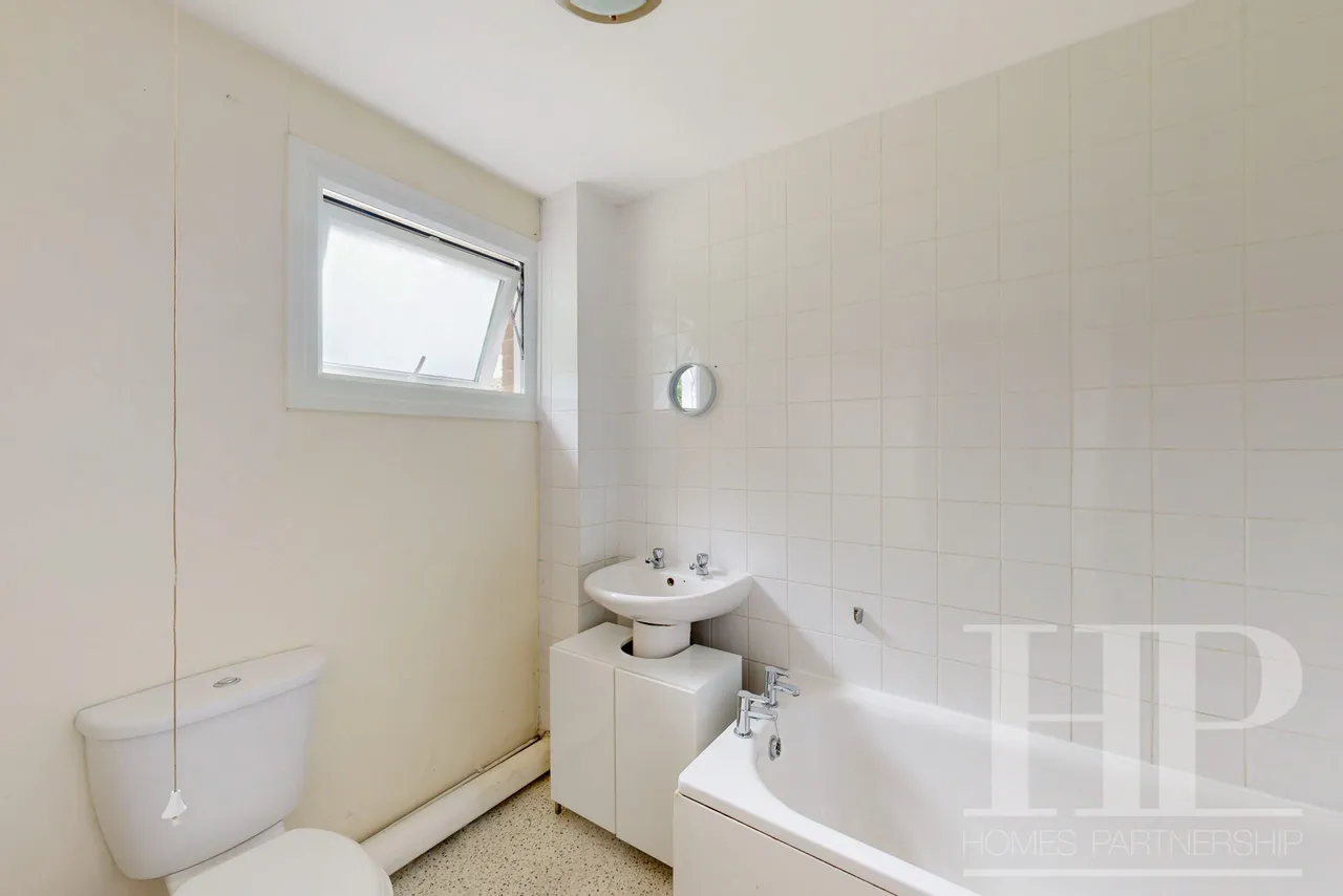 Lindgren Walk, Crawley, RH11, photo 12