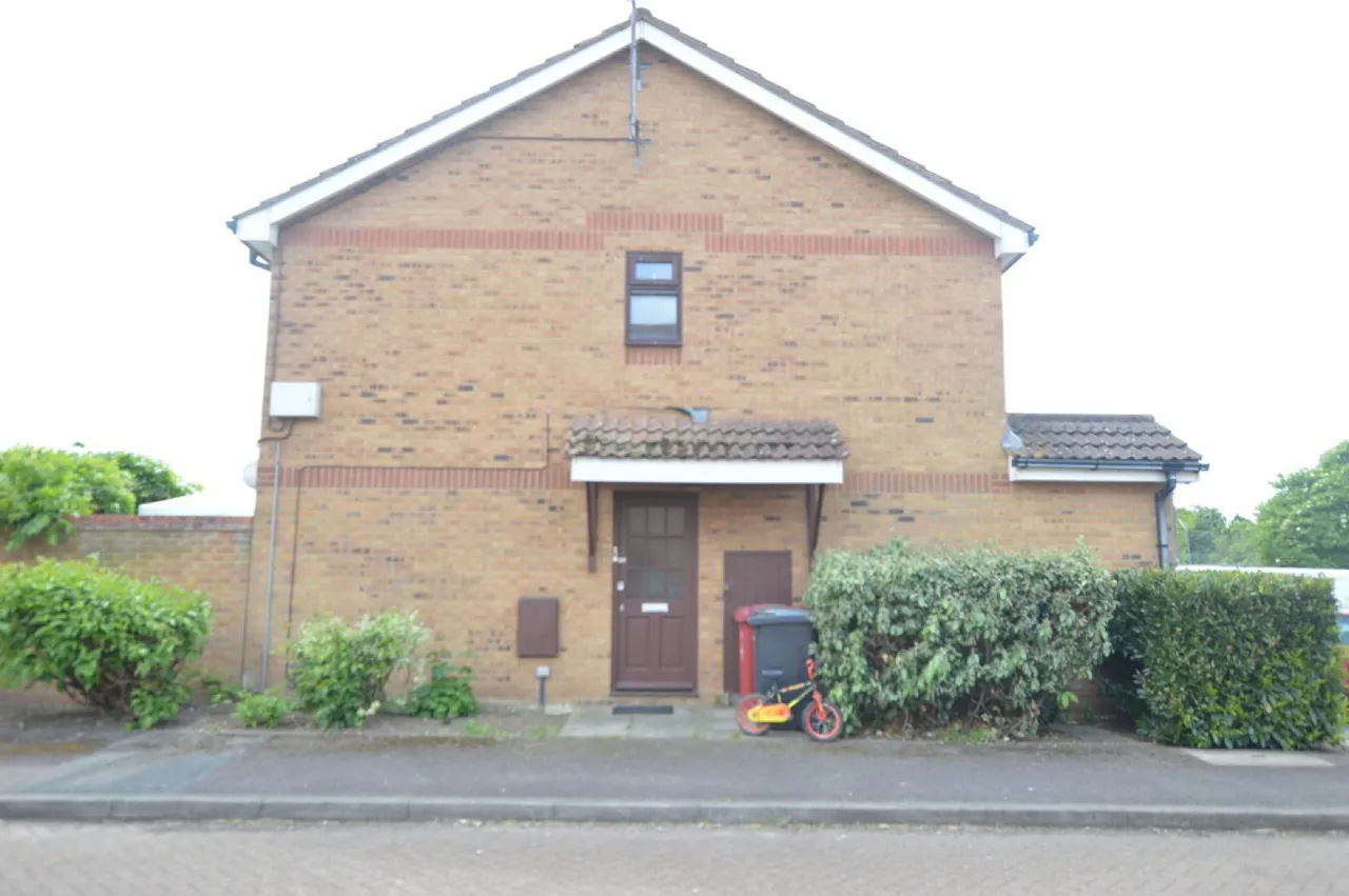 Sumburgh Way, Slough, Berkshire, photo 7