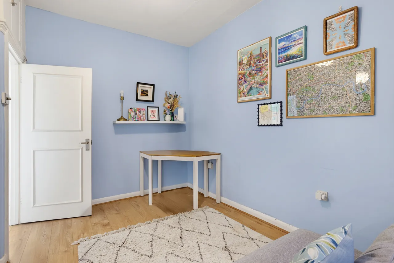 Eastbourne Road, Brentford, TW8, photo 19