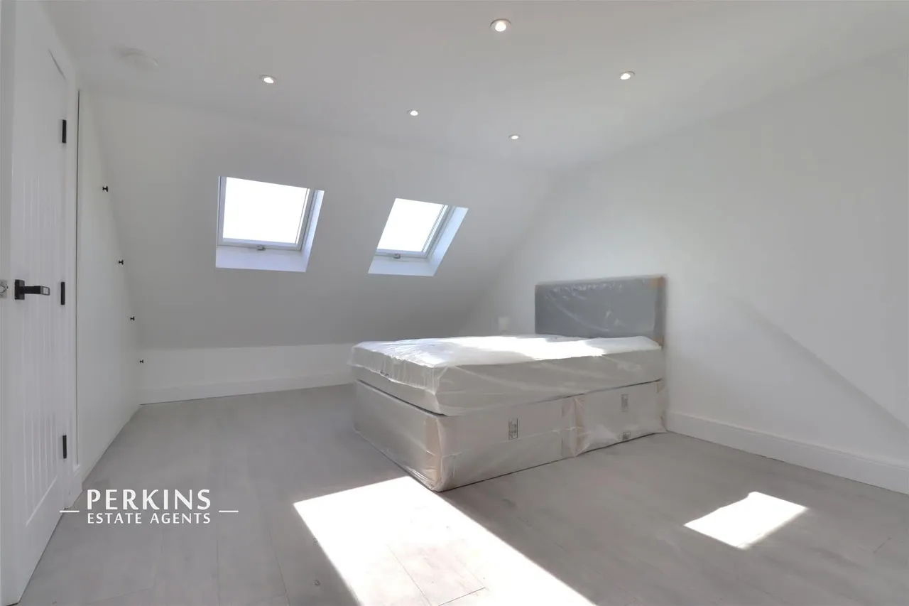 Ruislip Road, Greenford, UB6, photo 3