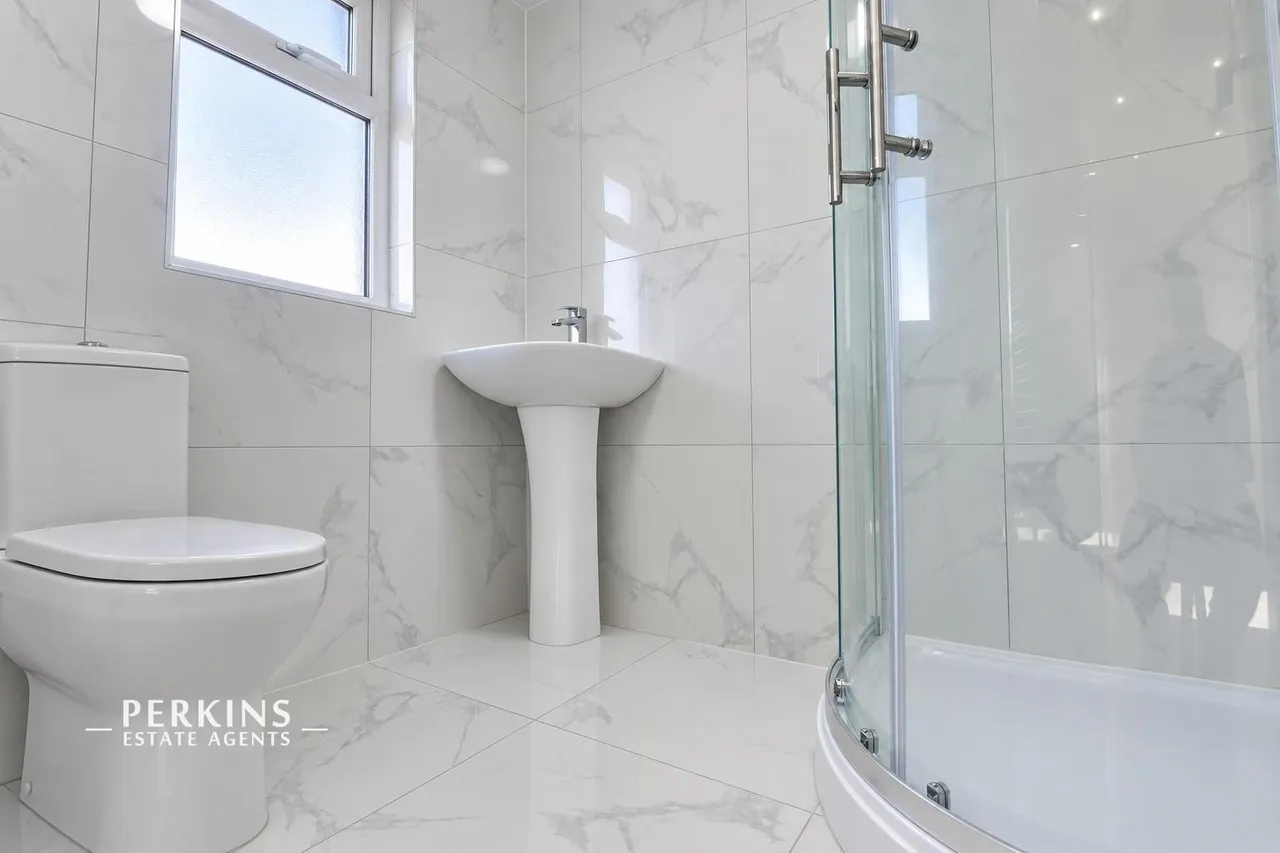 Ruislip Road, Greenford, UB6, photo 5