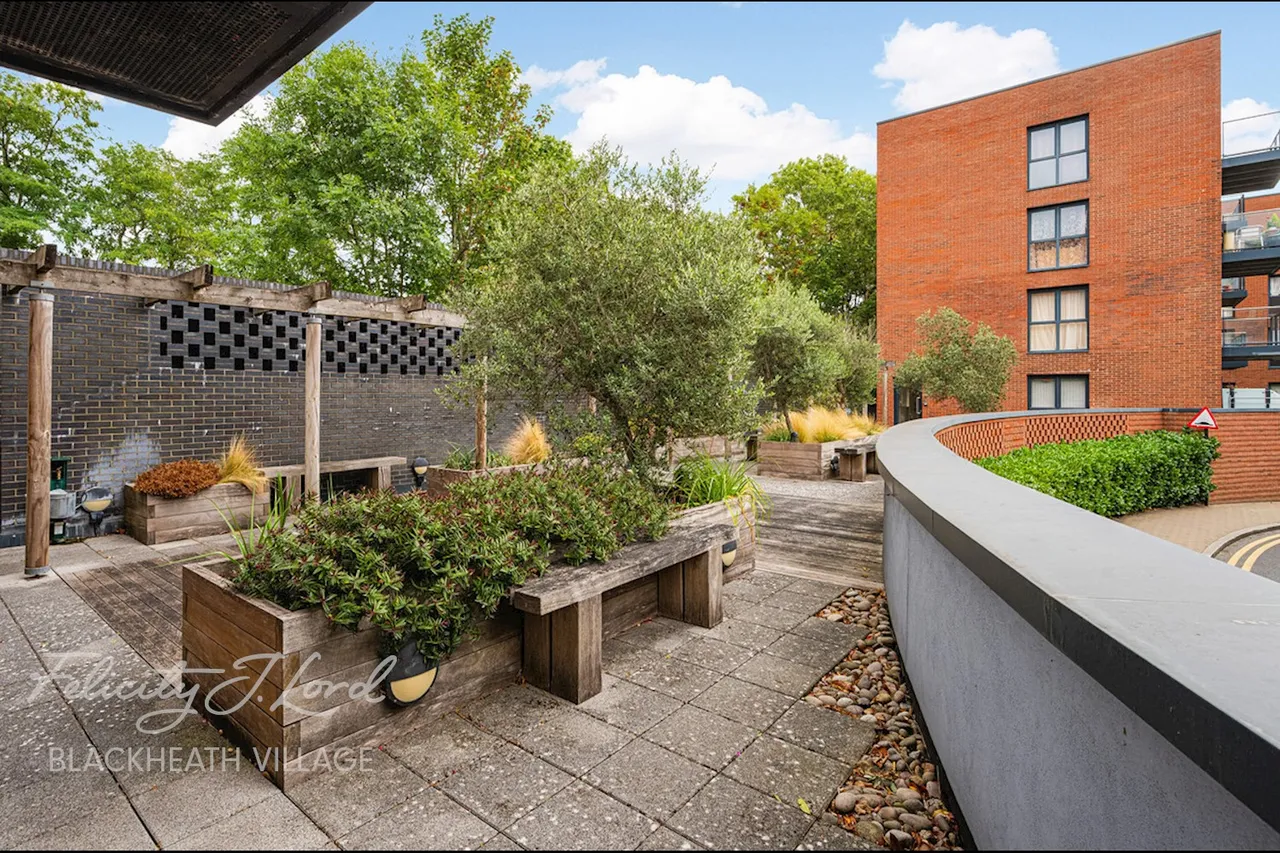 Lincoln house 13 boyd way, London, SE3, photo 20