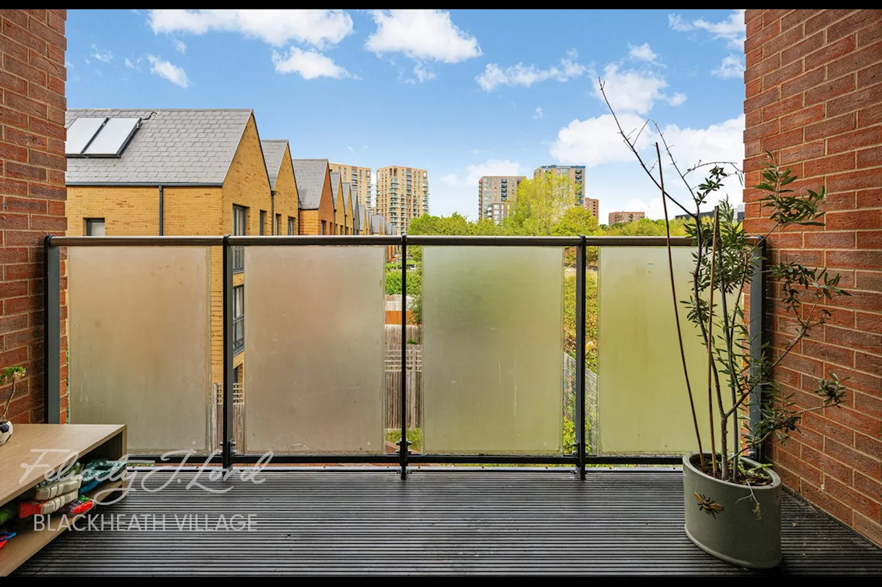 Lincoln house 13 boyd way, London, SE3, photo 6
