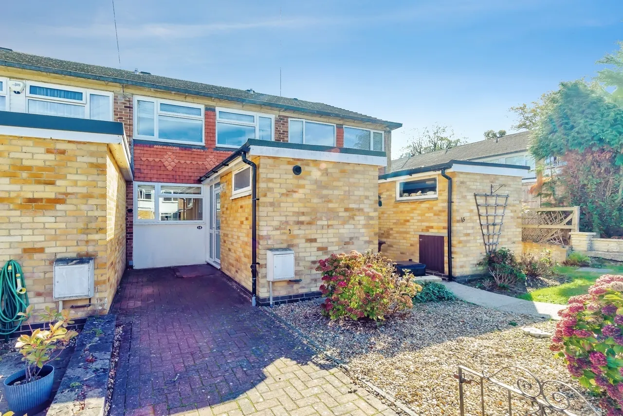 3 bed house for sale, Windmill Close, Caterham, CR3