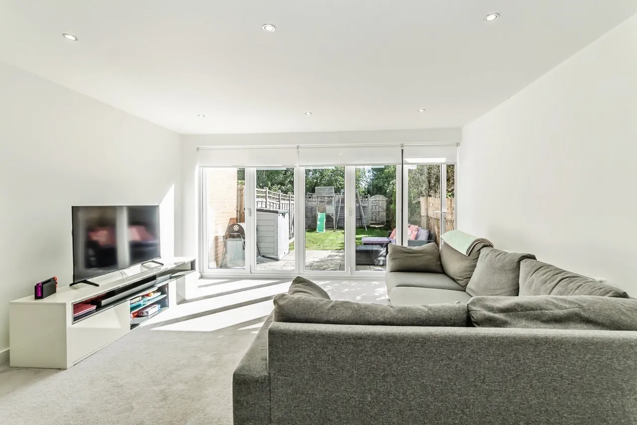 Windmill Close, Caterham, CR3, photo 4
