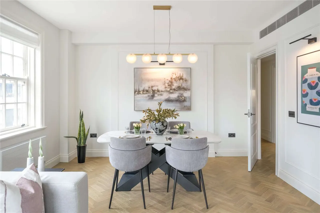Brompton Road, London, SW3 1LB, photo 3