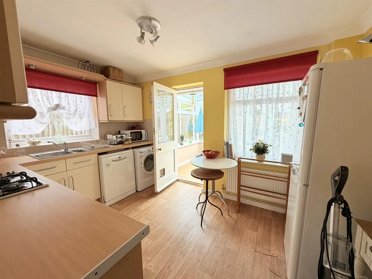 Chyngton Gardens, Seaford, photo 4