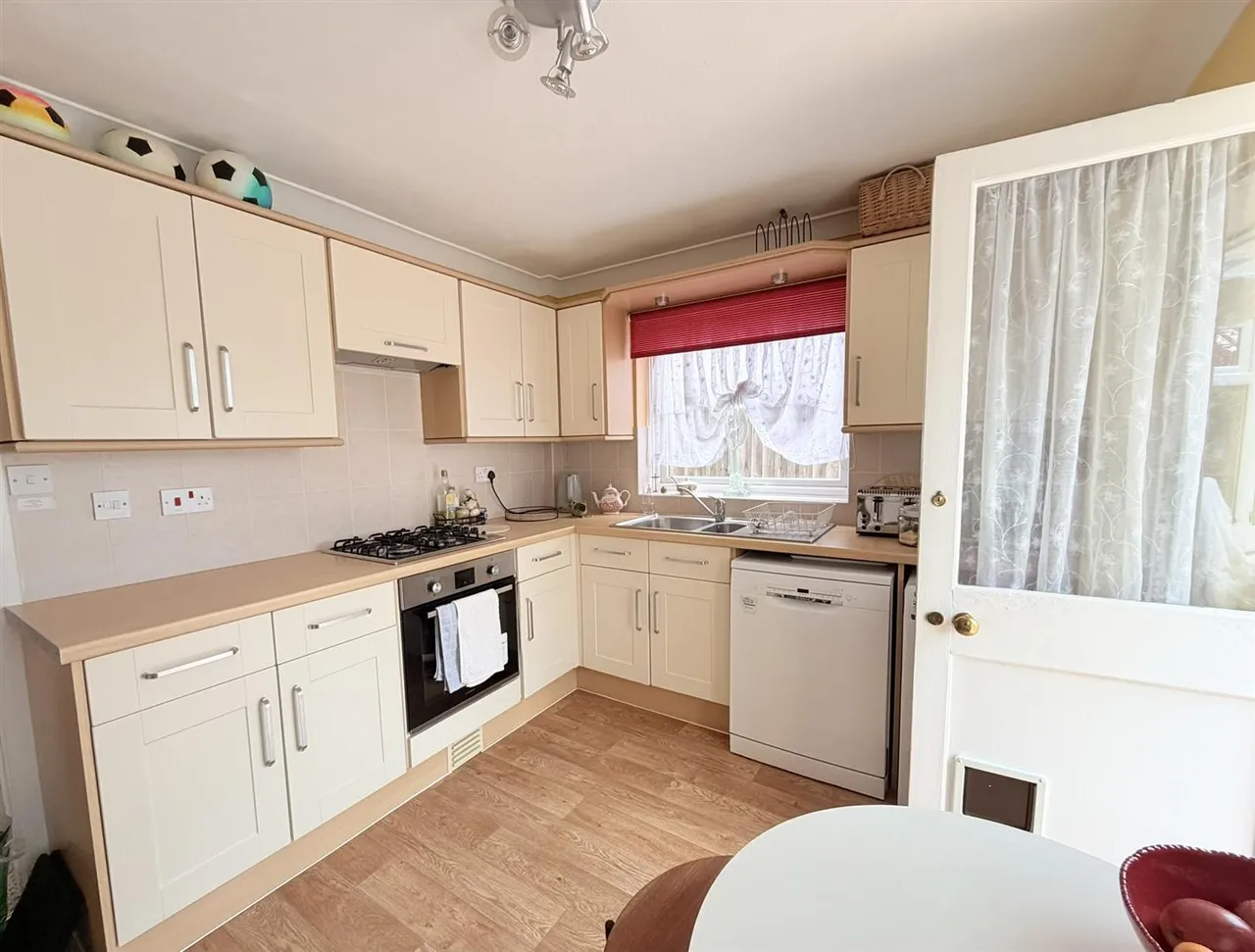 Chyngton Gardens, Seaford, photo 5