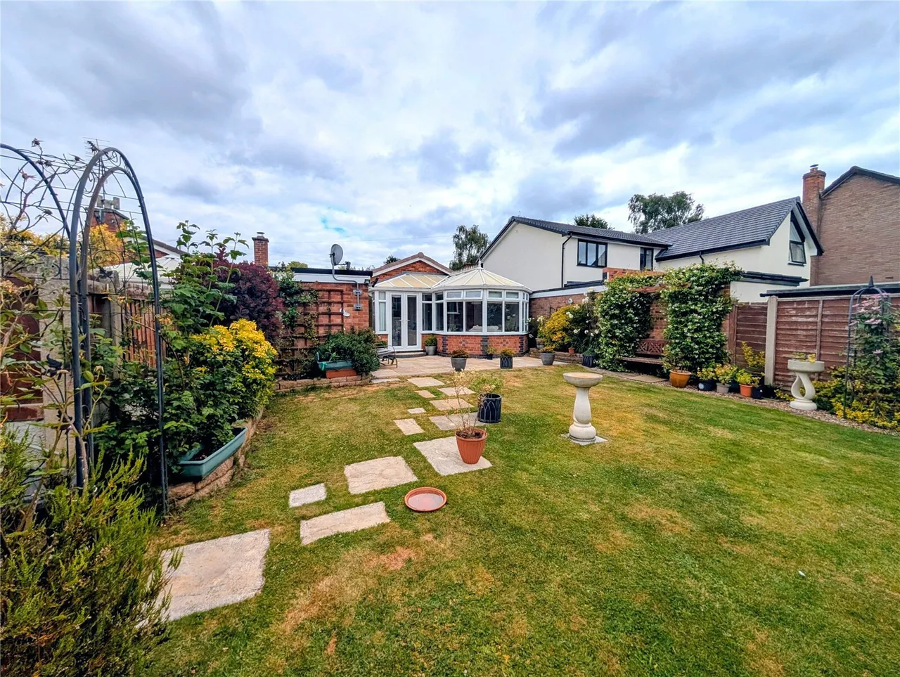 Lower Penkridge Road, Acton Trussell, Staffordshire, ST17, photo 2