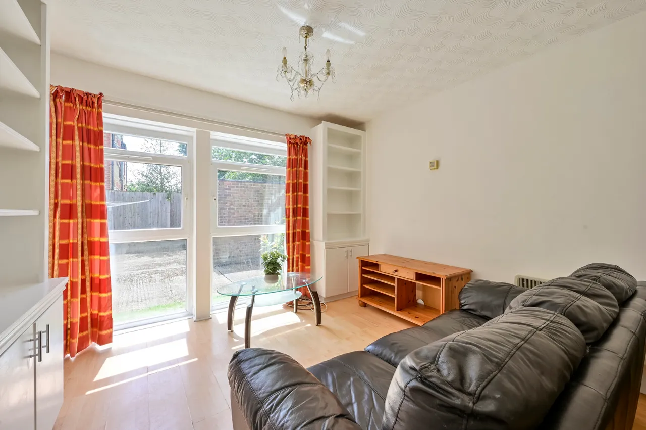 4 Falcon House, 26 Morden Road, London, photo 3