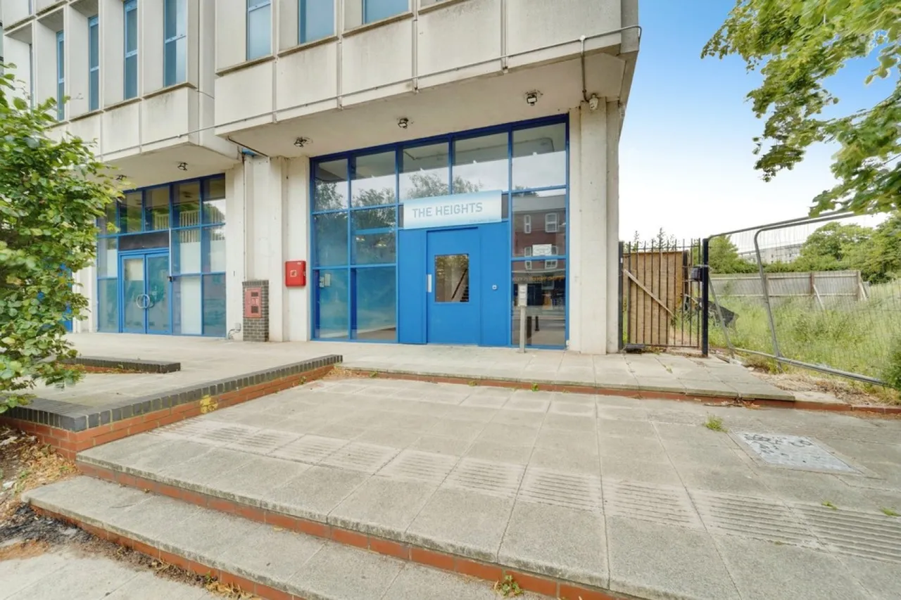 1 bed flat for sale — The Heights,Bedford