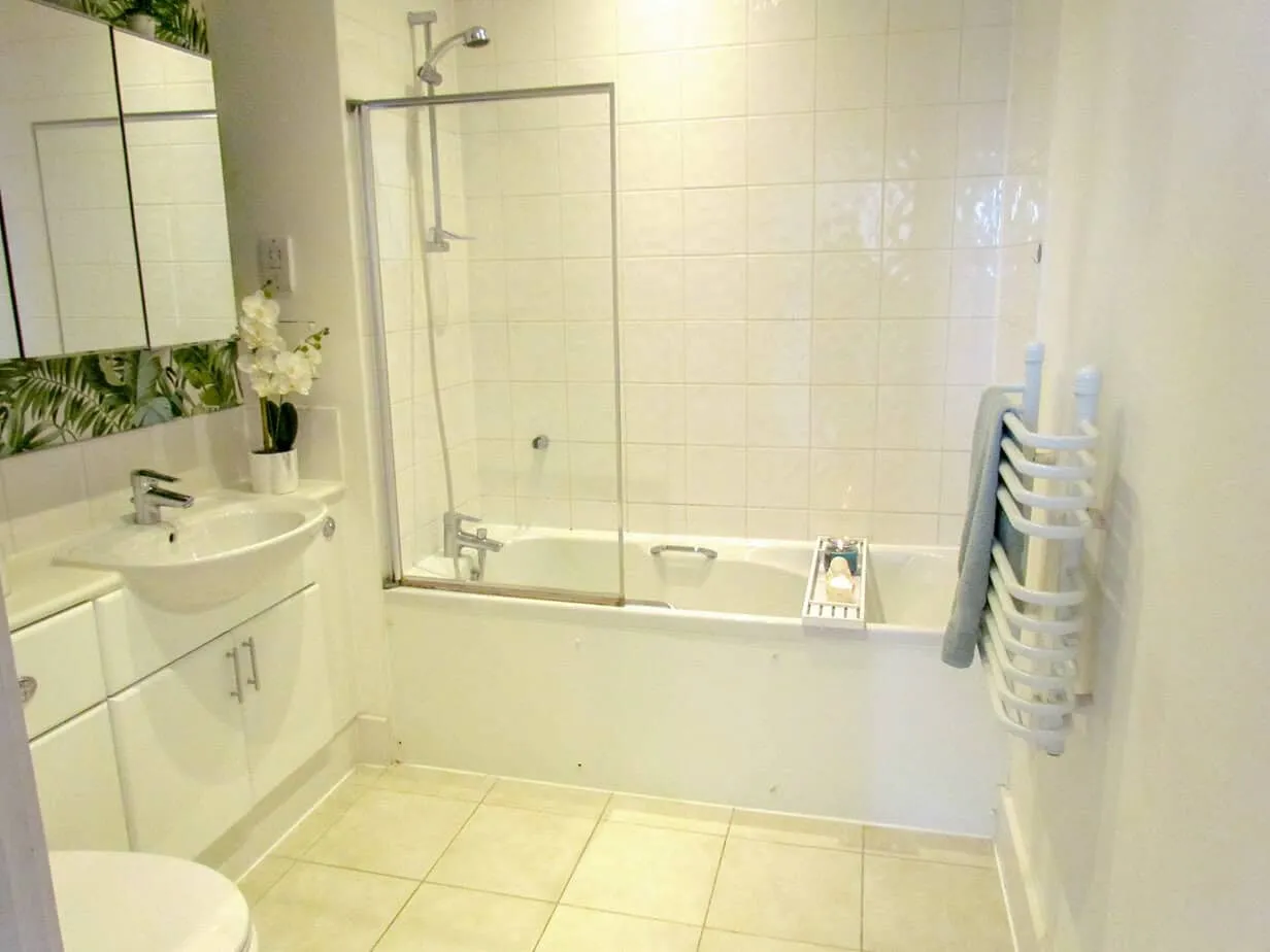 Fox Lane North, Cherstey, KT16, photo 9