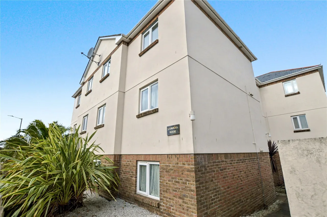 1 bed property for sale — East Hill, Tuckingmill, Camborne, Cornwall, TR14