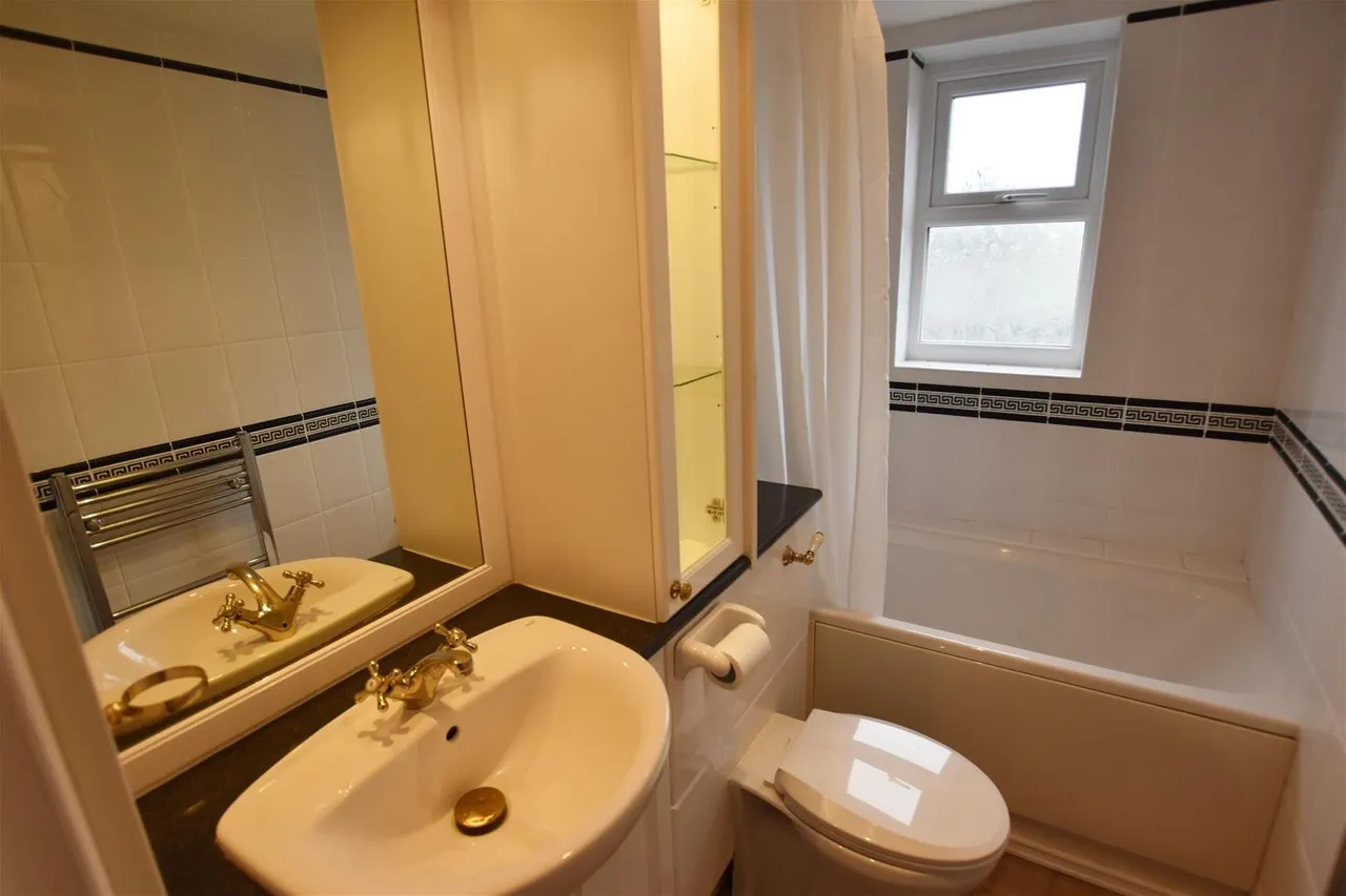 5 Peel Terrace, Scarborough YO12 7HP, photo 4